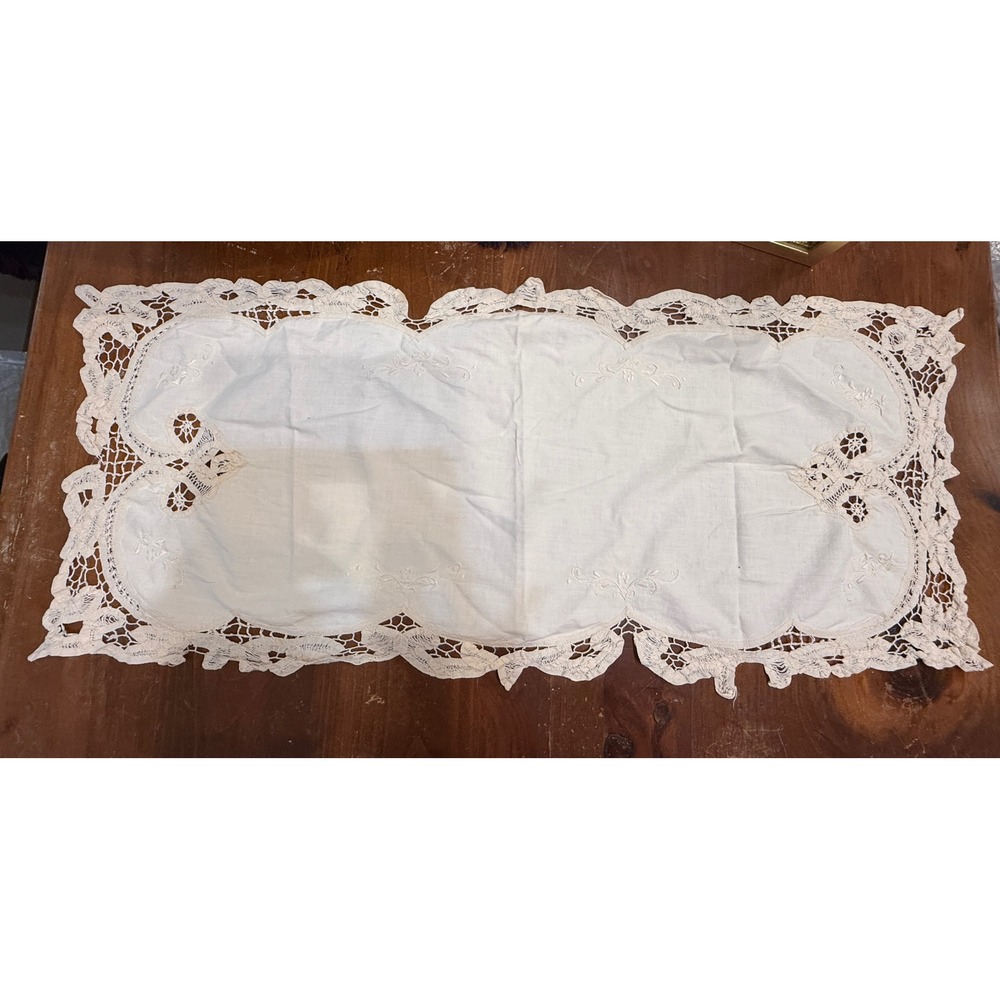 Vintage Off White Crochet Lace Embroidered Table Runner Scalloped Floral 32x16